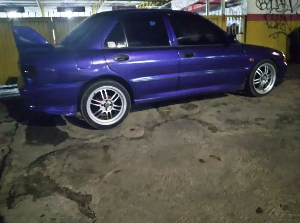 Mitsubishi Lancer 1995 Bensin