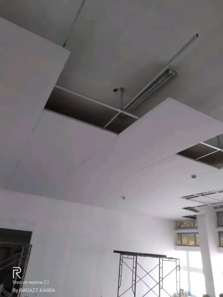 Pemasangan plafond gypsum, plafond pvc dan partisi dinding