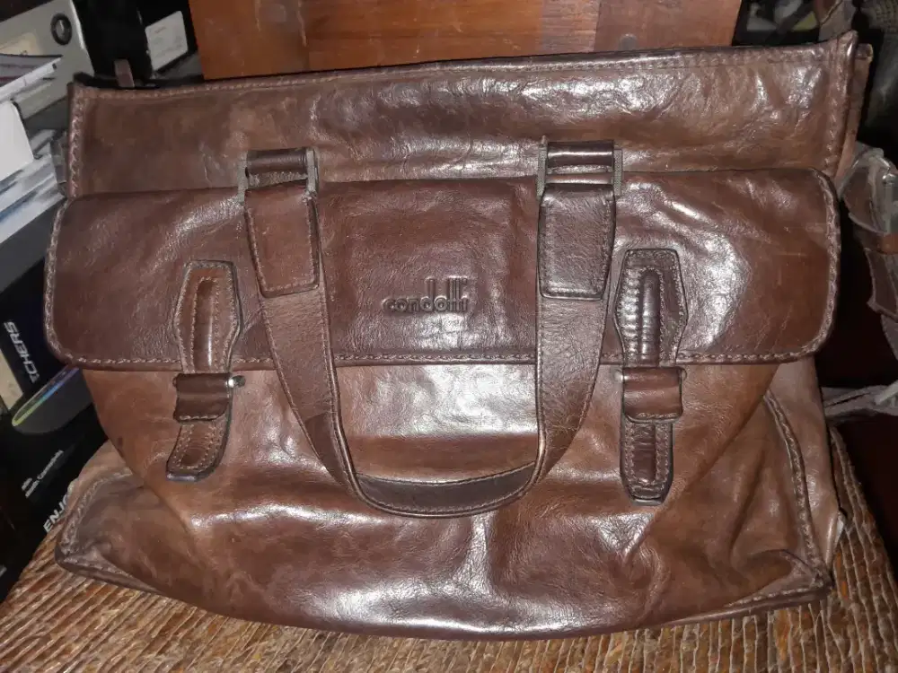 SALES TAS TANGAN condotti