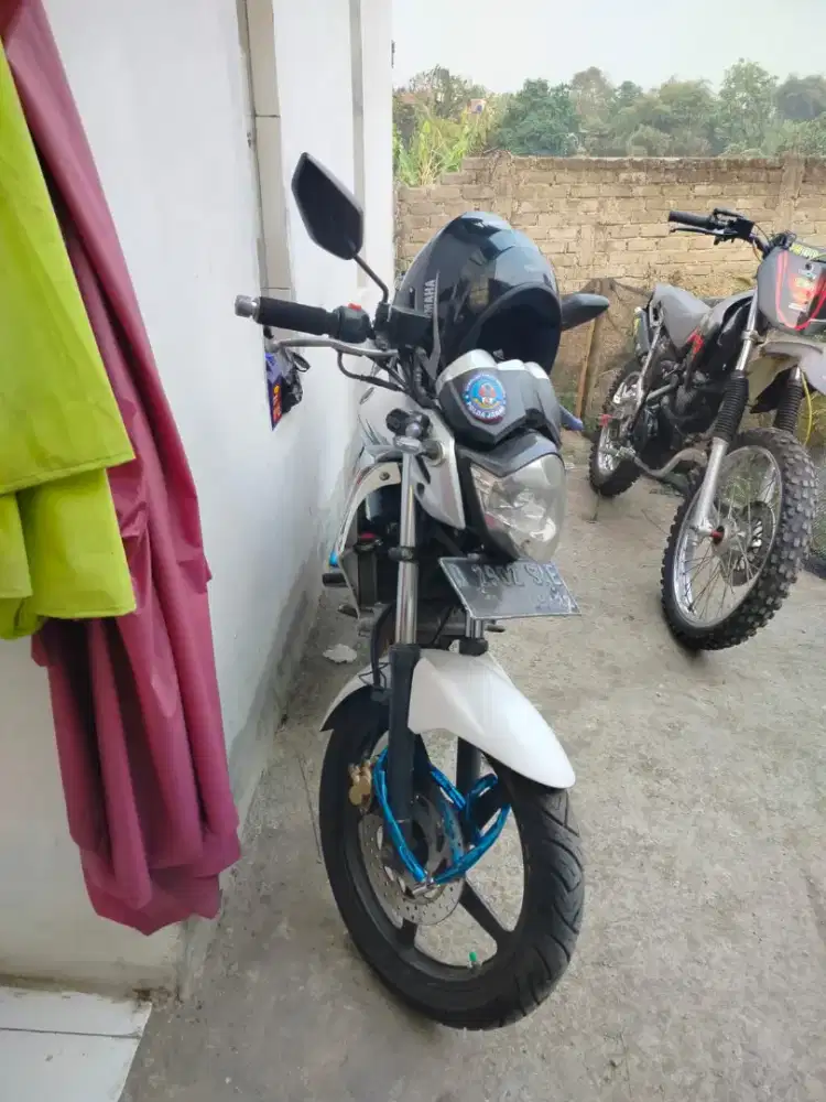 Motor Vixion old 2012