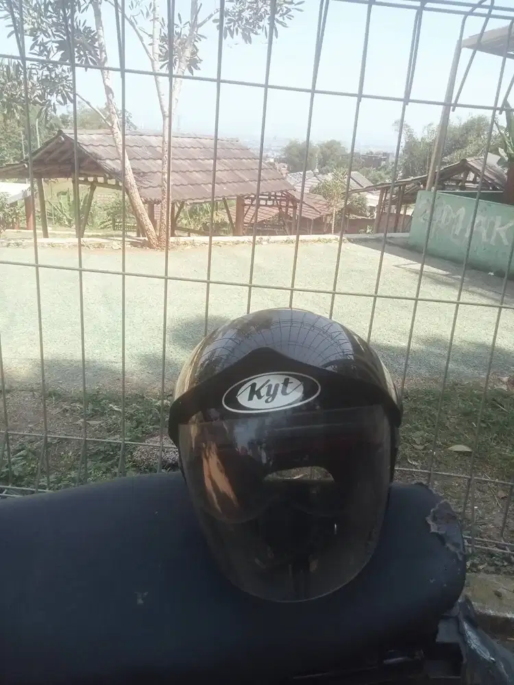 Helm KYT 2 Vision