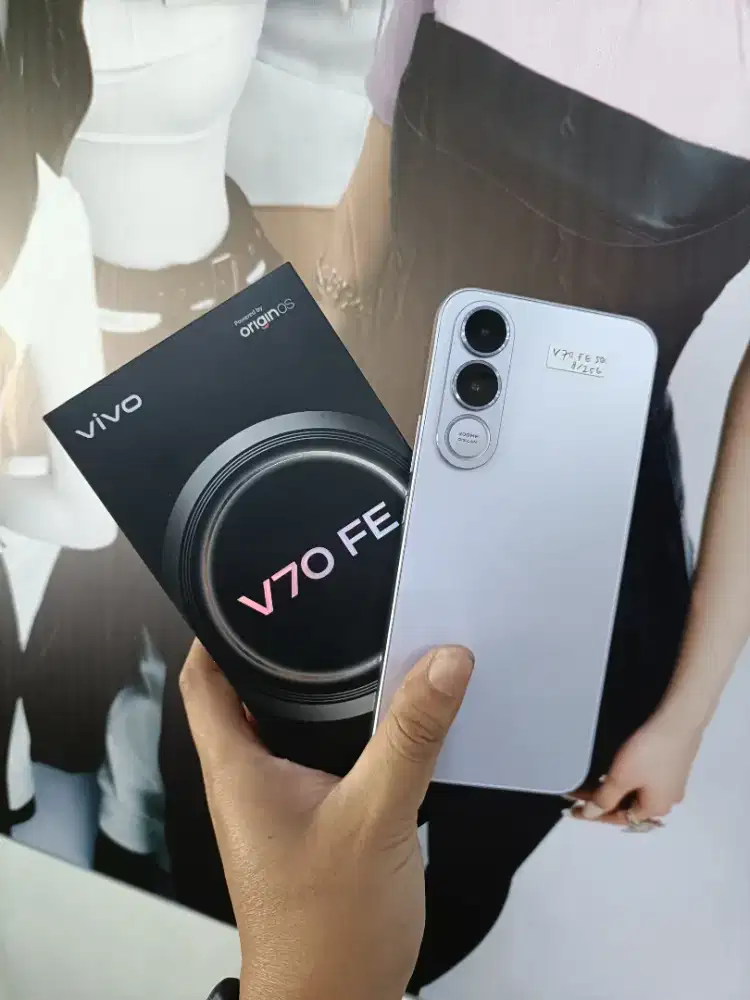 Vivo v70 fe 5g ram 8/256 second like new