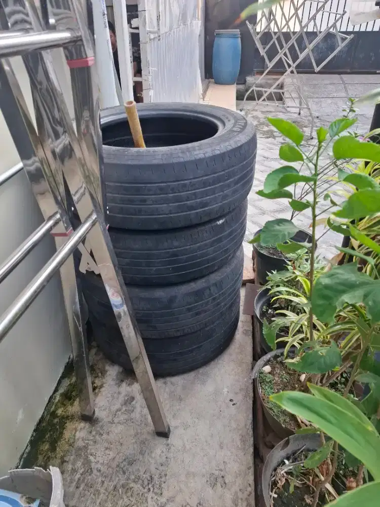 Ban Bekas Goodyear ring 16 215/60