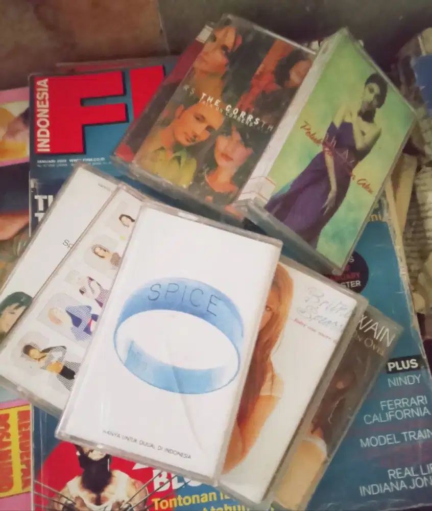 Kaset lagu lama
