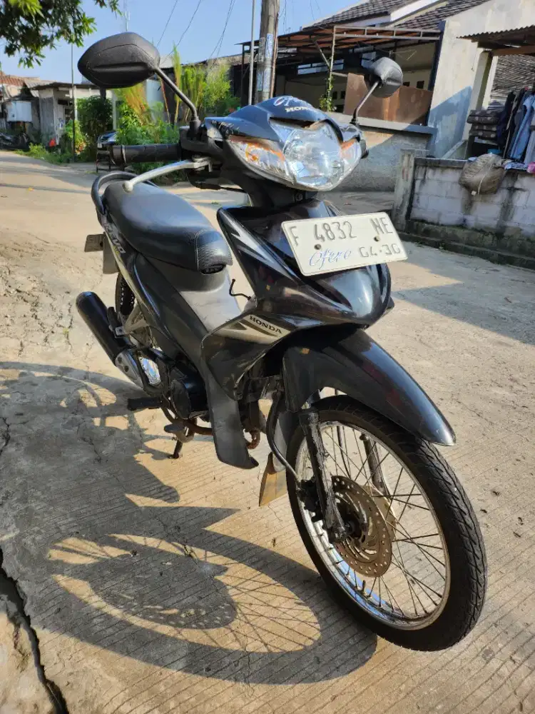 Dijual Honda Revo 2010