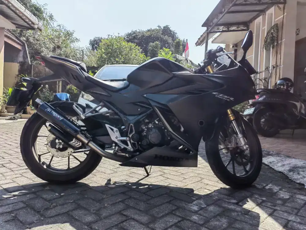 HONDA CBR 150 R 2023 ISTIMEWA