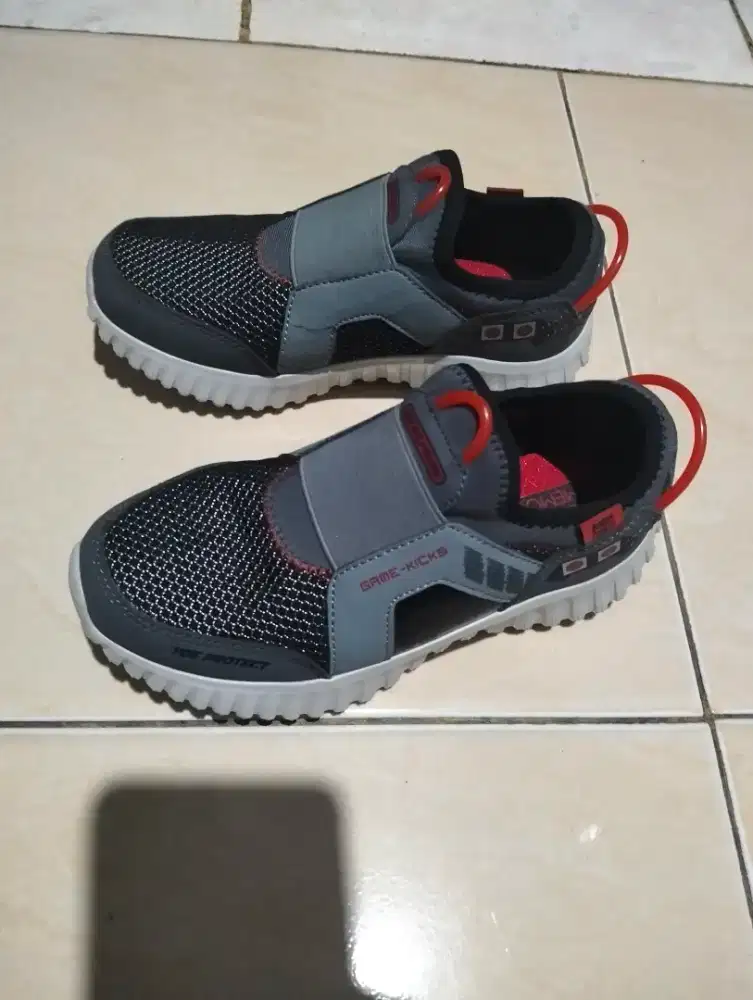 sepatu skechers anak