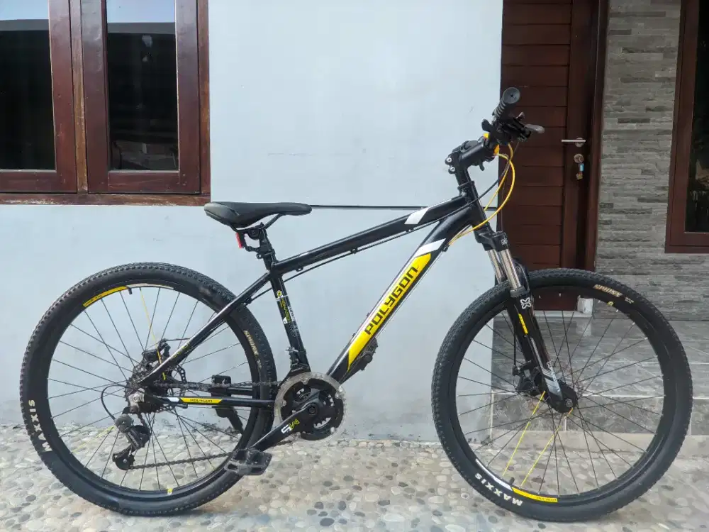 sepeda MTB Polygon monarch 5 Alloy ukuran 26