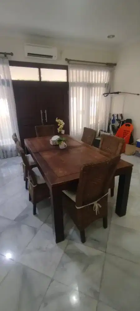MEJA MAKAN JATI PLUS 6 KURSI