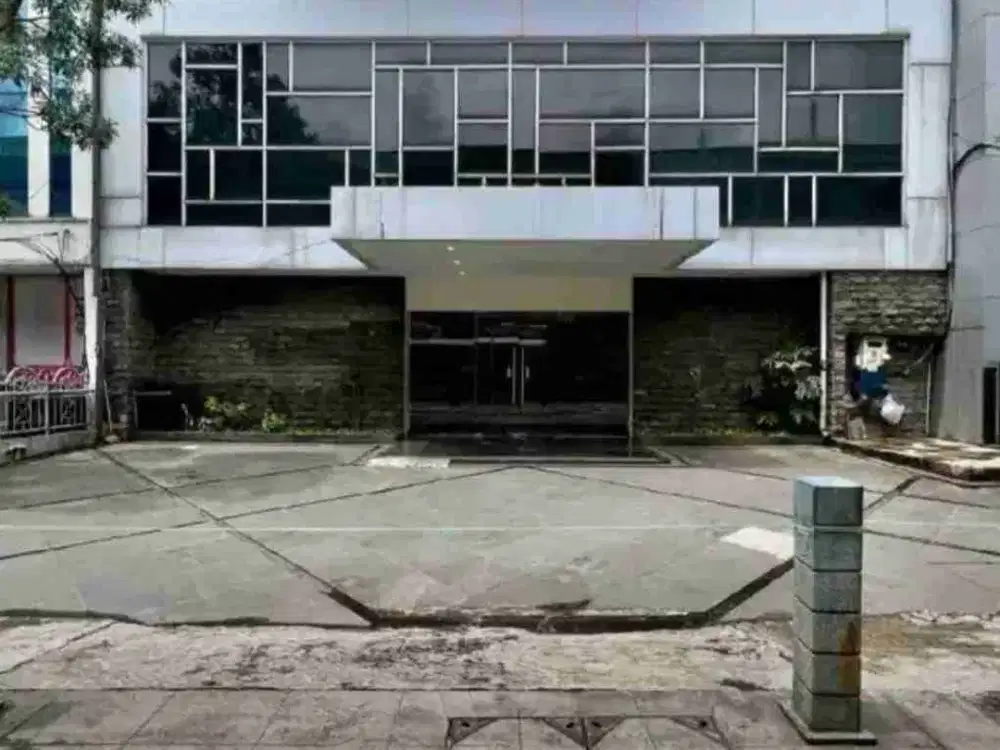 Disewakan Gedung 2lt Senopati Kebayoran Baru