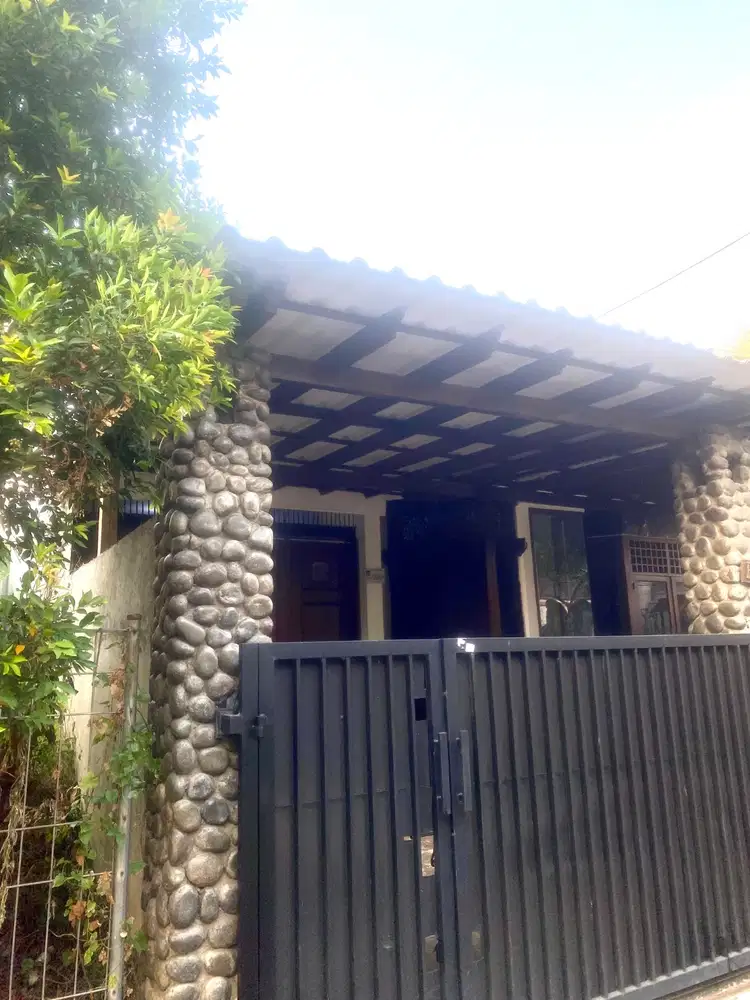 Rumah sewa komplek Bukit Cinere