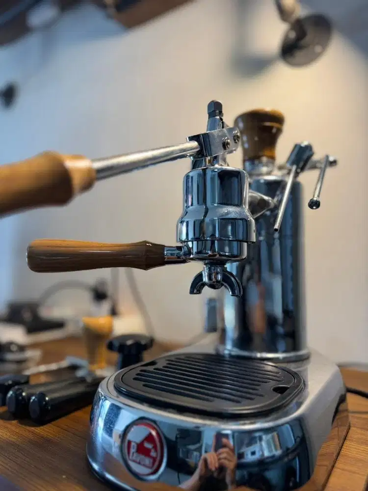 Espresso lever machine
