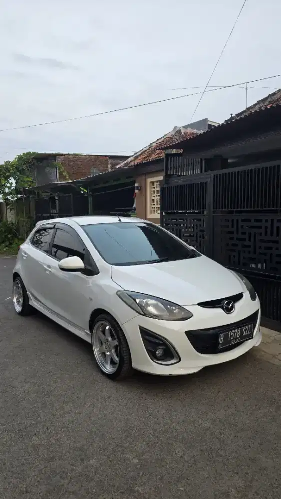 Mazda 2 R matic