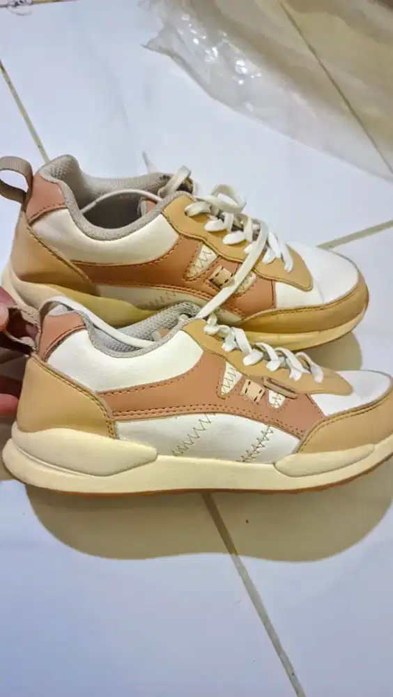 Sepatu anak donatelo