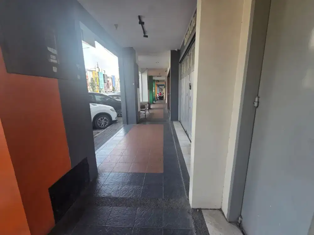 Disewakan Ruko 4 Lantai Siap Pakai Cocok untuk Usaha Lokasi di 23 Paskal Hyper Square Bandung