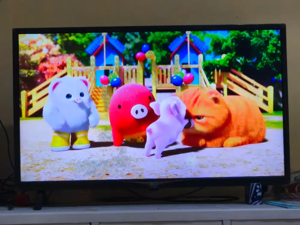 TV LG SMART TV 32 INCH