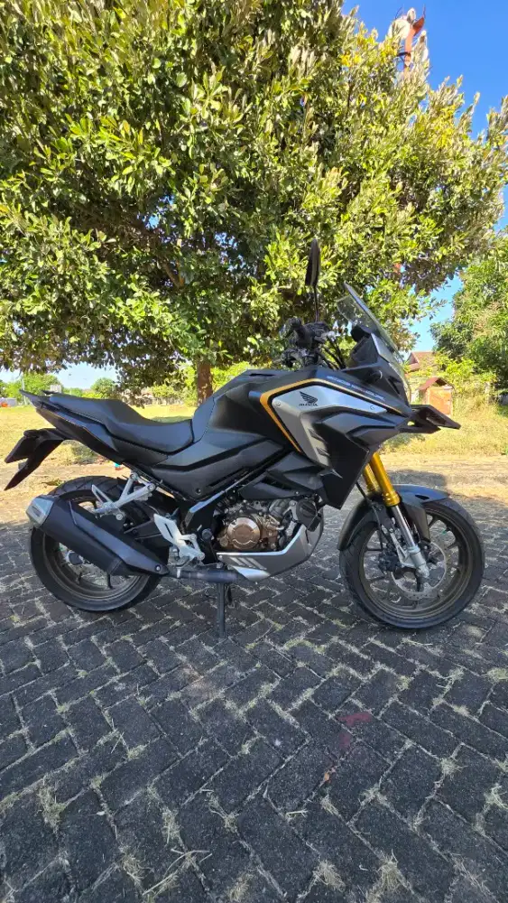 DIJUAL HONDA CB150X ISTIMEWA, FULL ORI, LOW KM