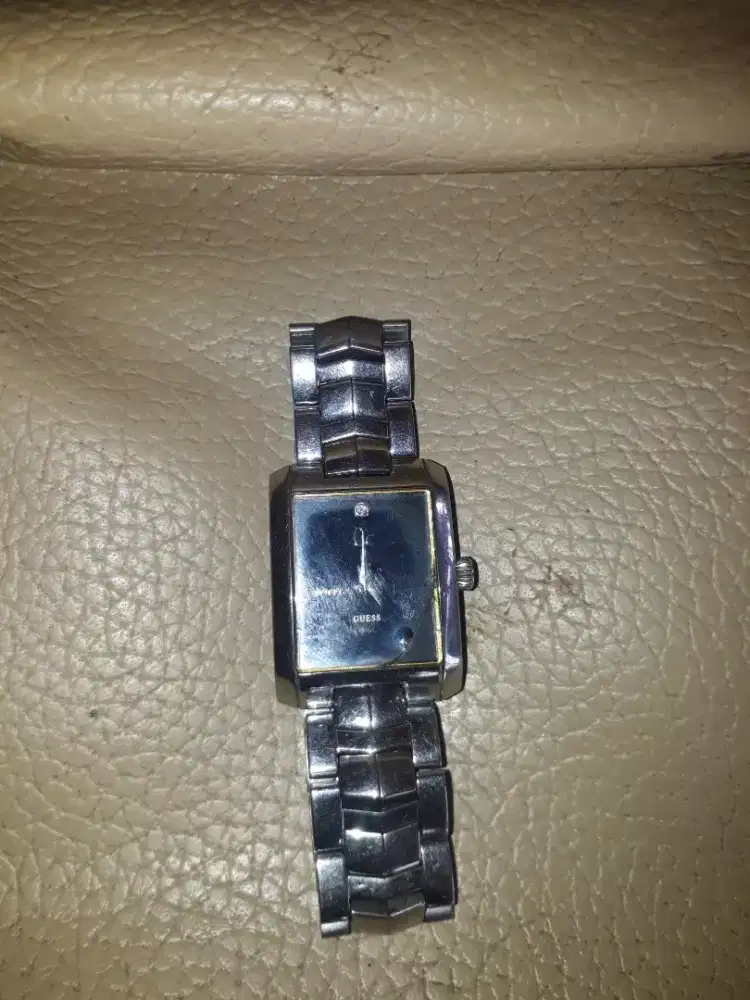 Jam tangan Guess Collection G17548G