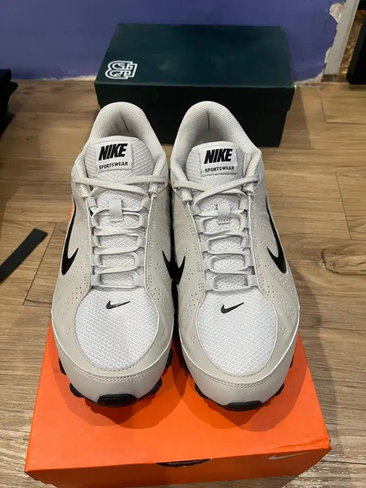 Nike Reax 8 Mens - Cream