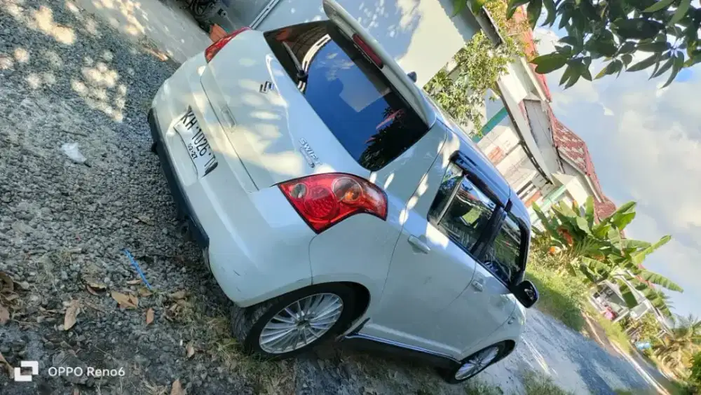 Dijual santai mobil Swift GT3 2011