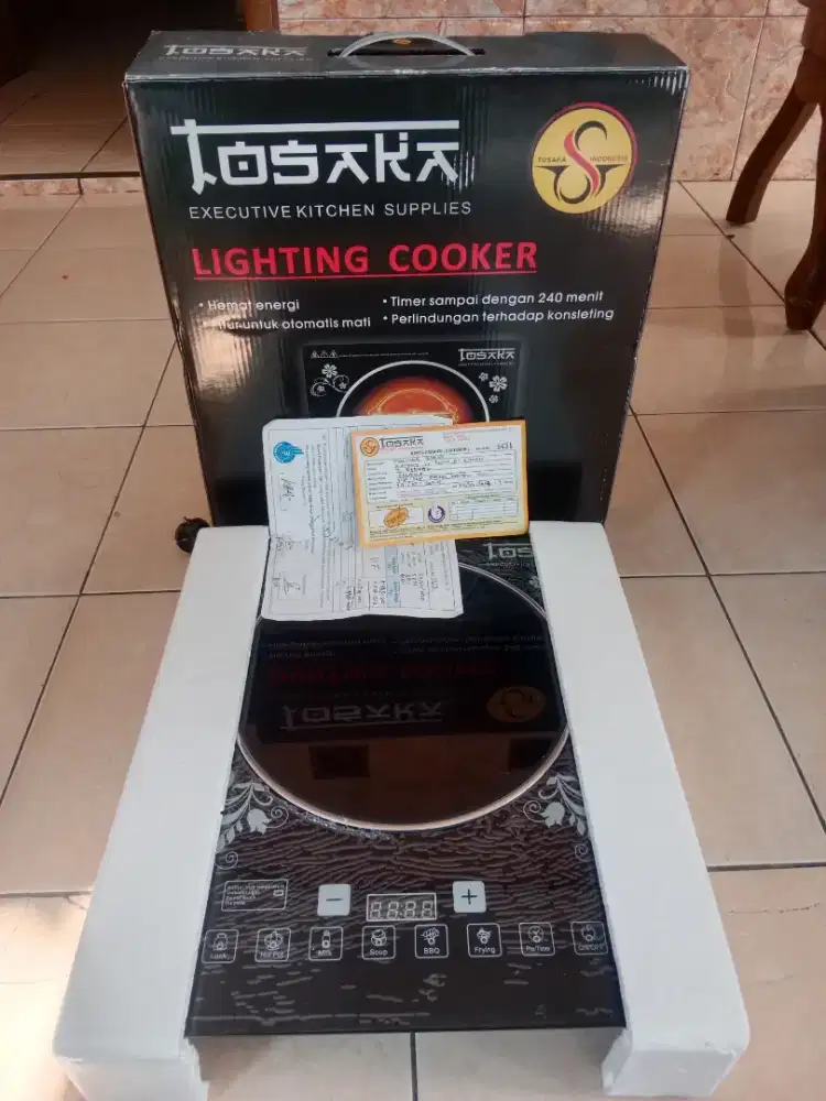 kompor listrik merek Tosaka tipe Lighting Cooker