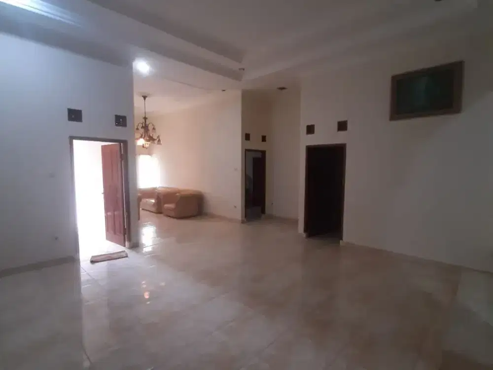 Dijual Rumah Nyaman Siap Huni Minimalis Lokasi di Taman Kopo Indah 3 Bandung