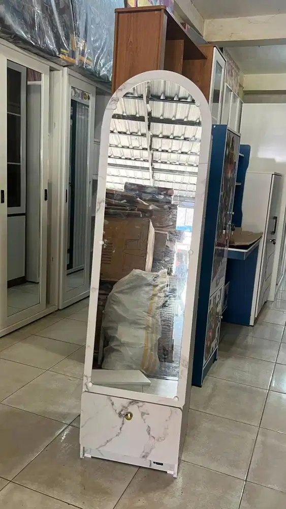 Meja Cermin Rias Standing Mirror Minimalis + Laci