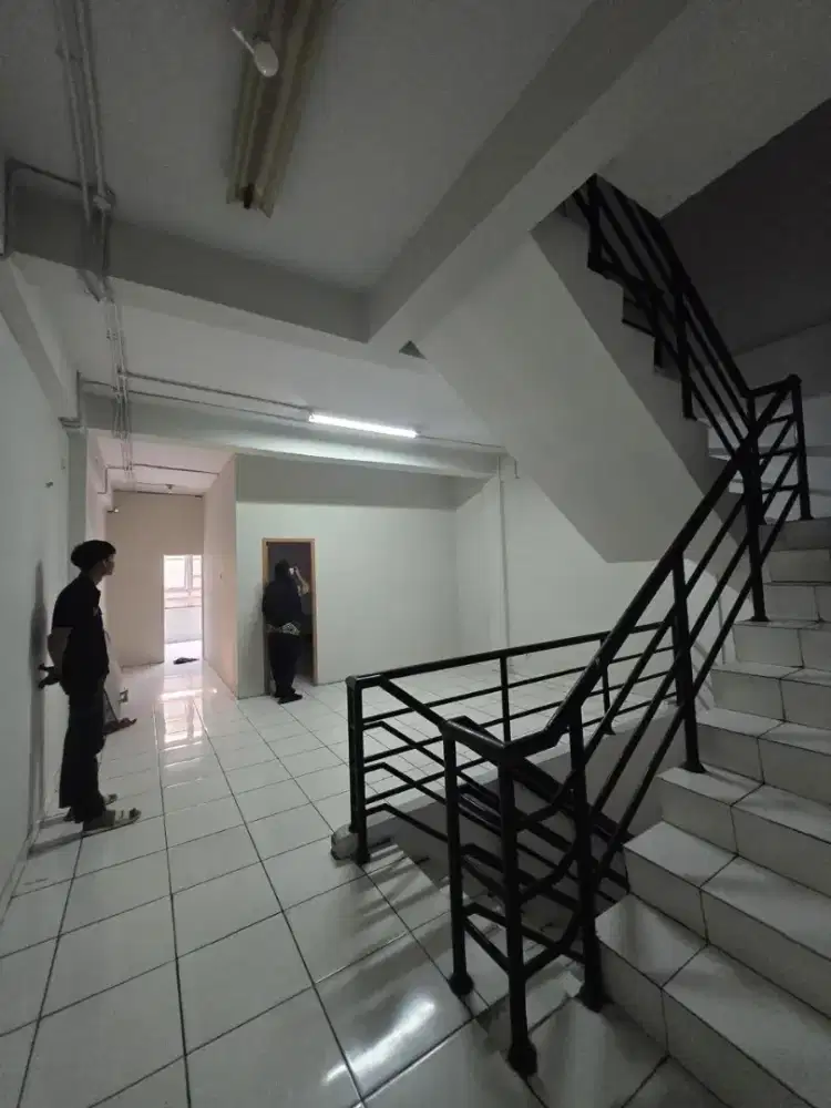 DIJUAL CEPAT RUKO 3LT DIMODERNLAND DEPAN METROPOLIS MALL