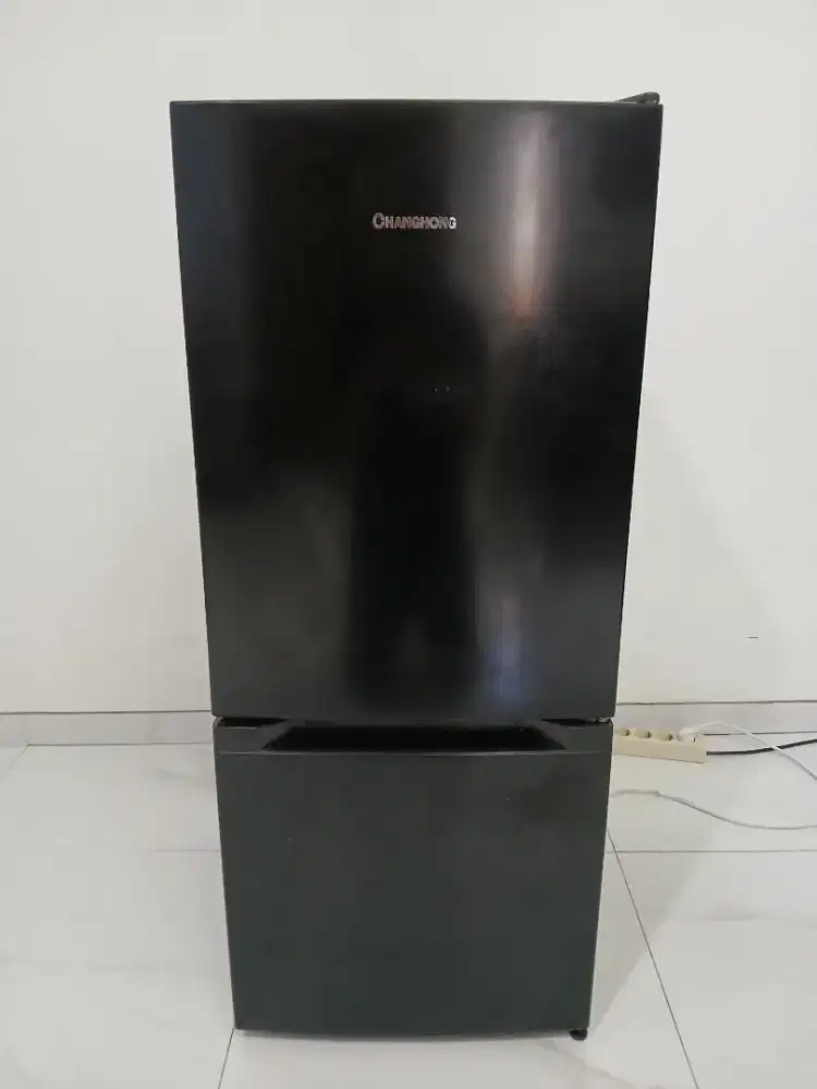 Kulkas 2 Pintu merk Changhong no minus seperti baru murah bandung