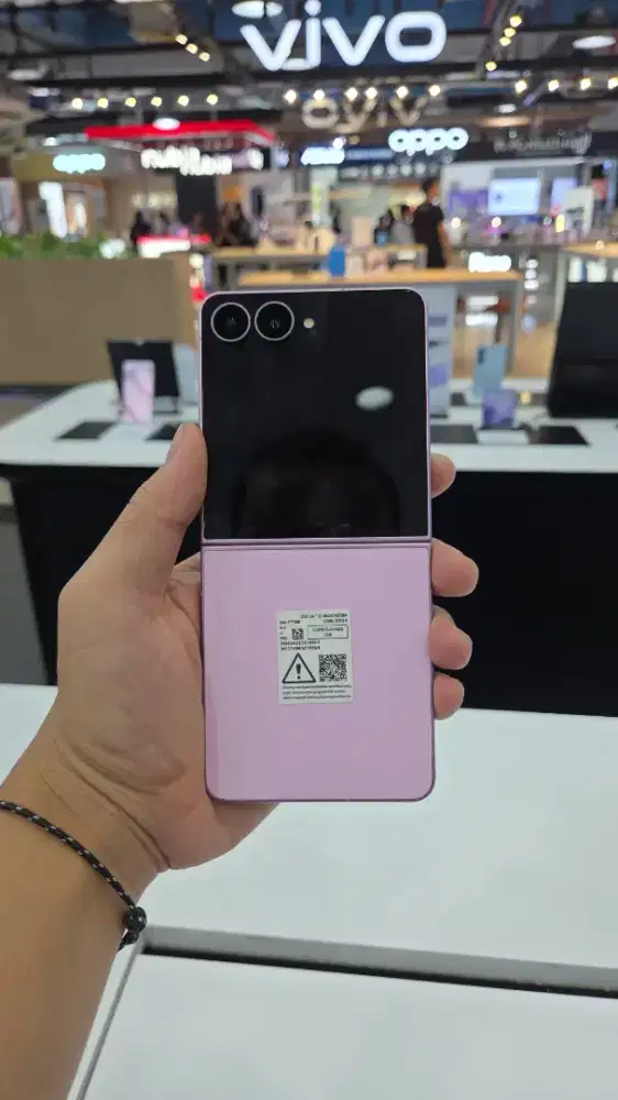 Pre order samsumg galaxy Zflip 8 12/256 bisa cicilam dan tukar tambah
