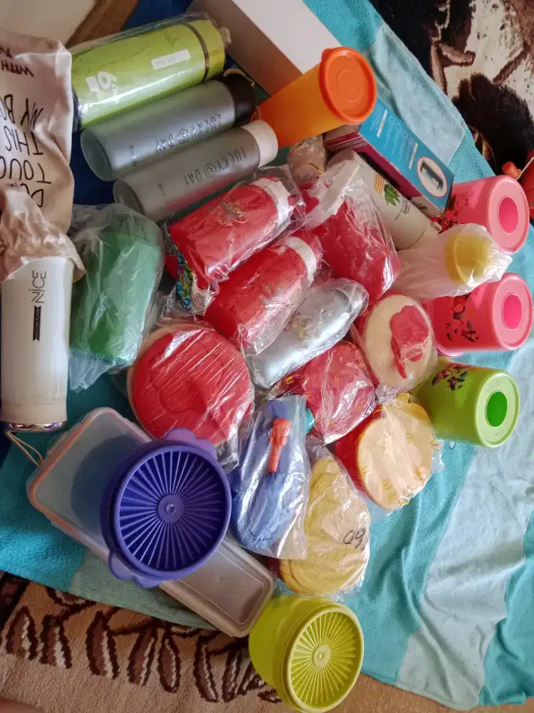 Botol minum dan tempat makan