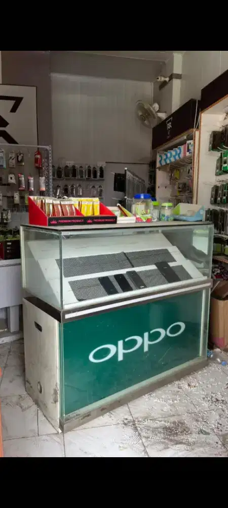 Etalase  oppo  untuk konter