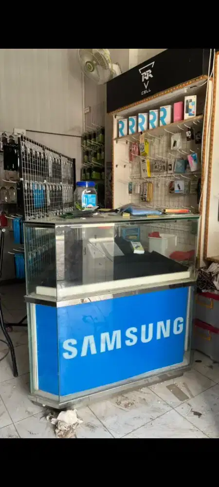 Etalase Samsung rak sudut
