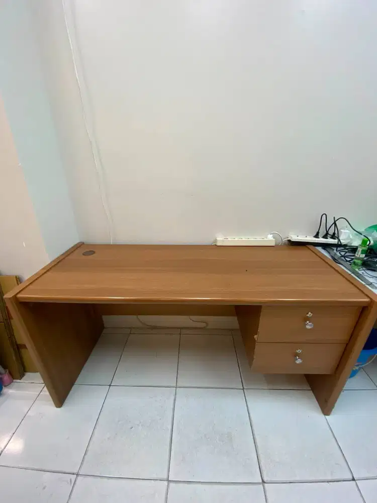 Dijual Meja Kantor Minimalis Kayu Modern