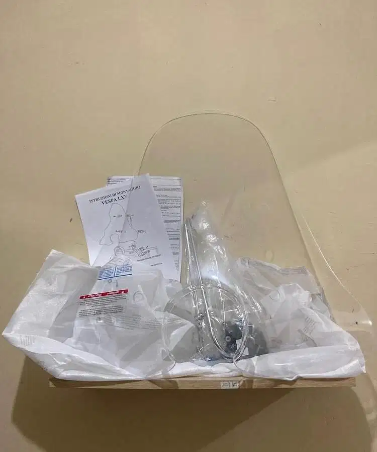 Windshield vespa lxv italy
