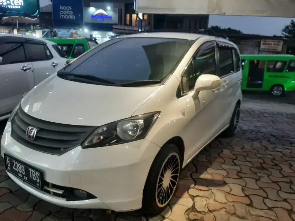 Honda Freed 2011 Bensin