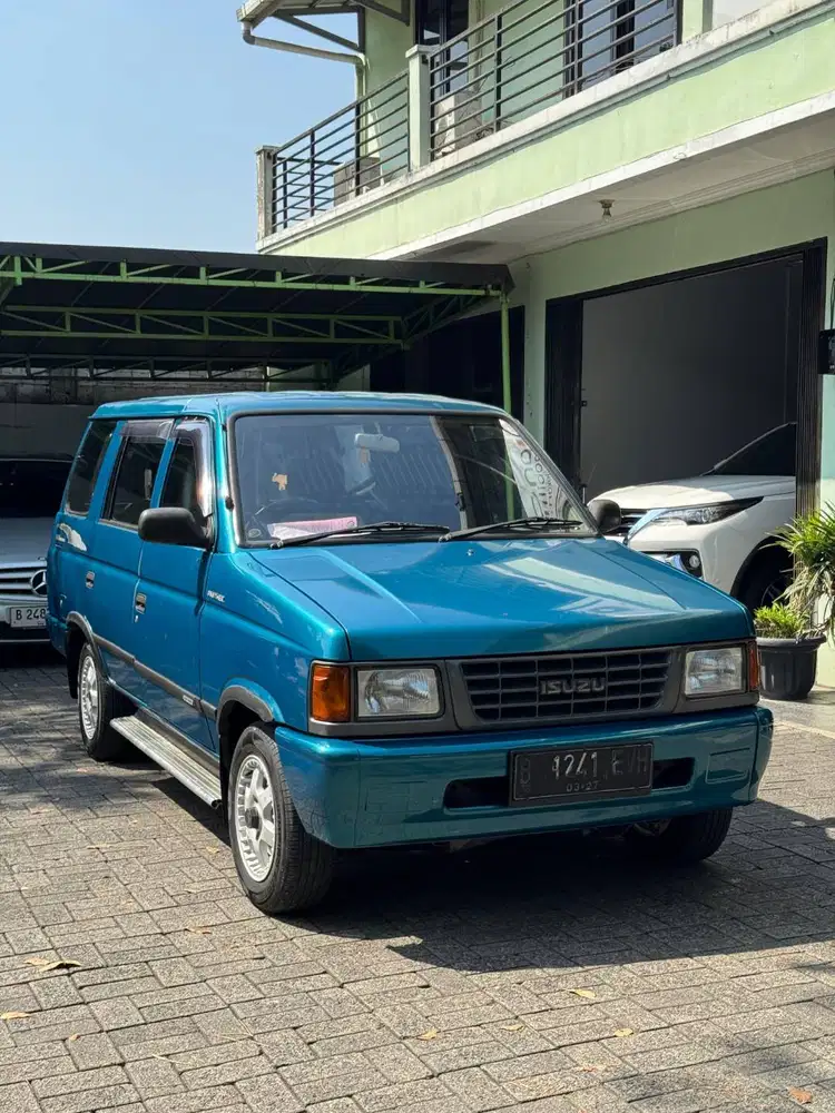 Jual Cash Isuzu Panther Grand Royal 2.5 MT 1997