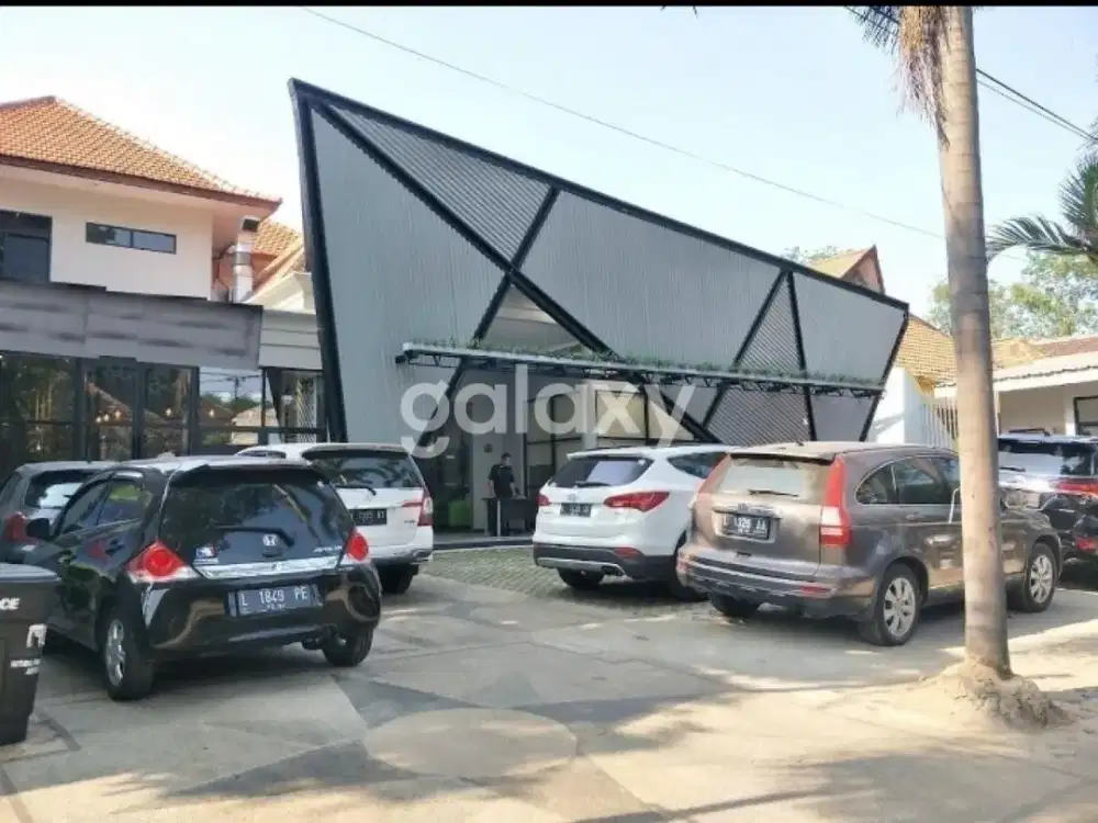 Ex Kantor di Pusat Kota Surabaya,30 meter-an dari Raya Darmo, cocok untuk cafe, resto, bank, dll dengan parkir 10-12 mobil.
