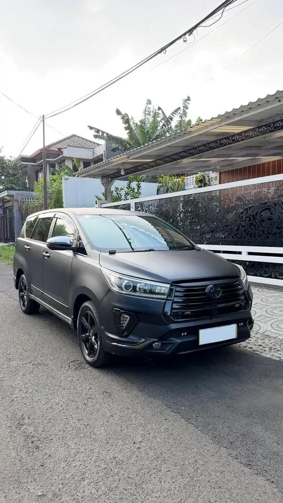Innova Reborn Diesel Venturer 2022 look jual cepat