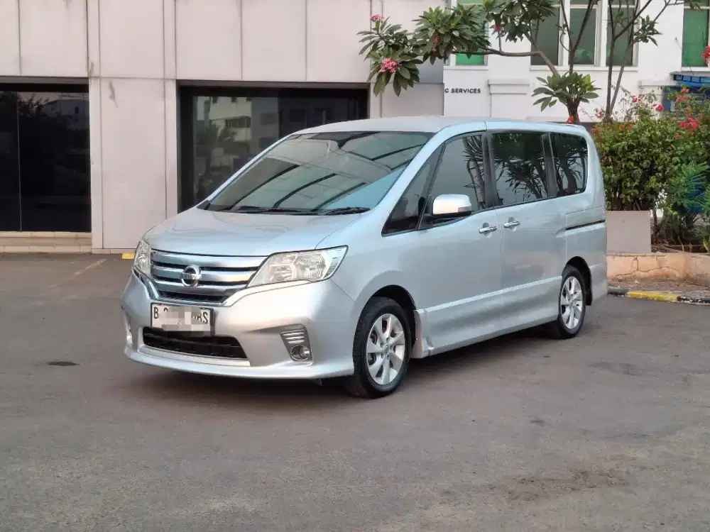 Nissan Serena HWS matic thn 2013 super gres istimewa