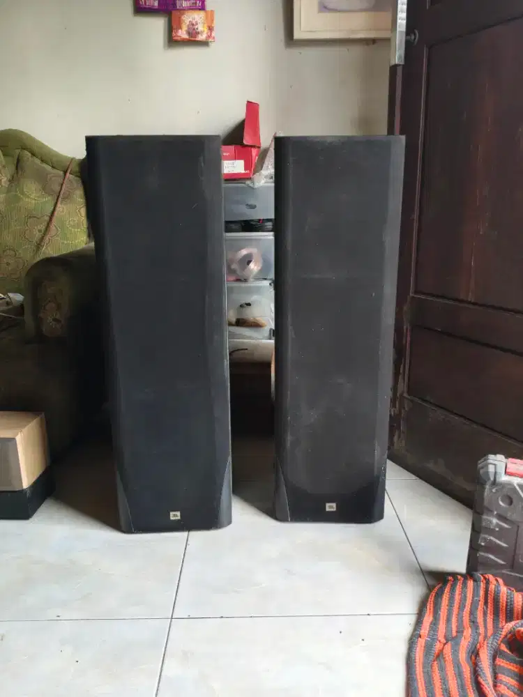 Speaker JBL 3 way 8 inch