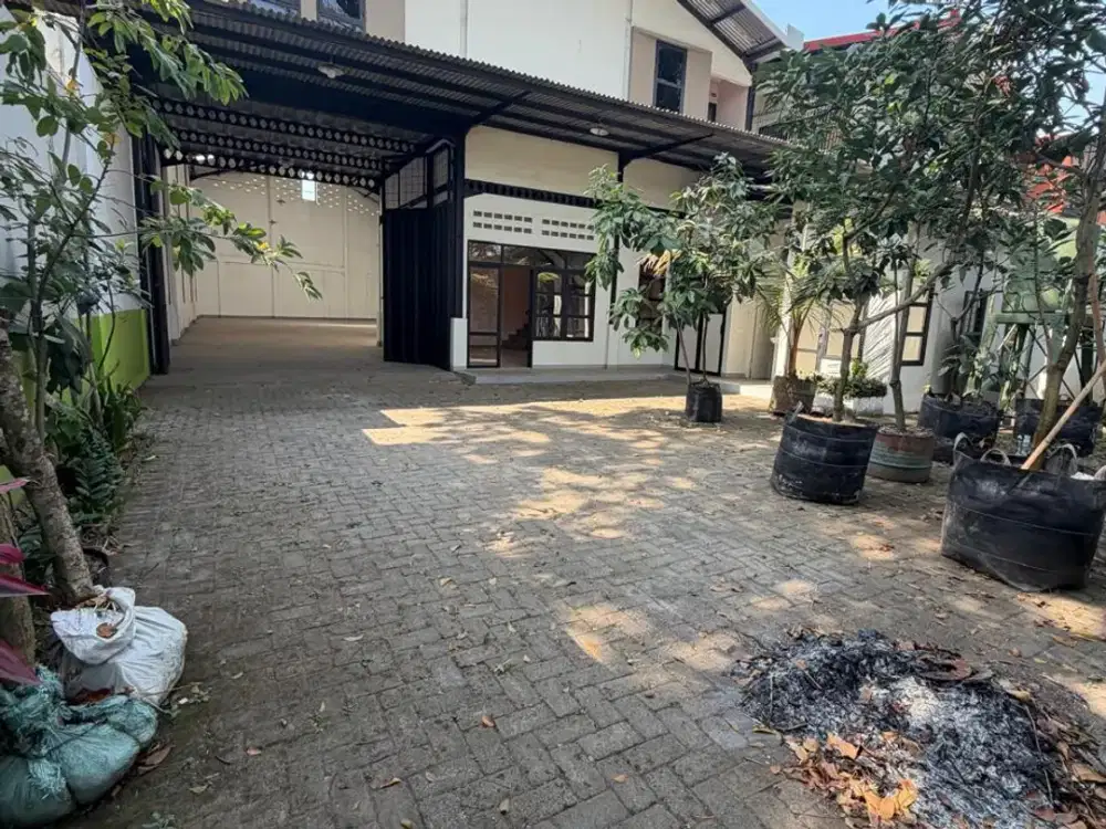 Dijual Gudang Luas Dekat Exit Tol di Pakis Malang Dekat Bandara