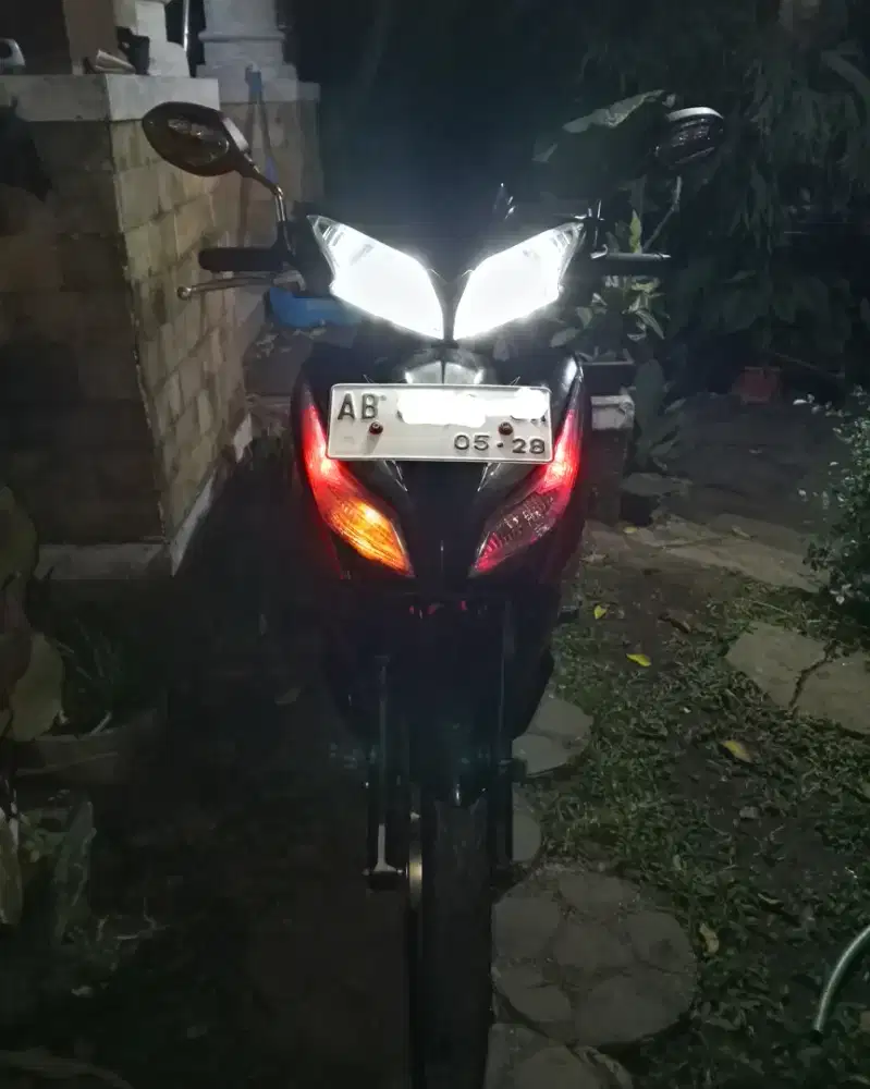 Honda Blade 125 Fi 2014 jos jis