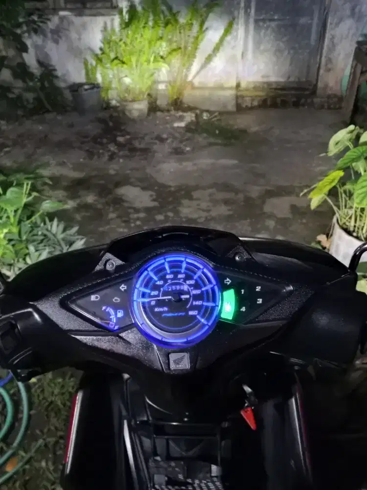 Honda Blade 125 Fi 2014 jos jis sama supra 125 helm in