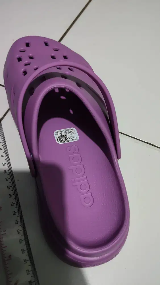 Adidas clog ukuran 399