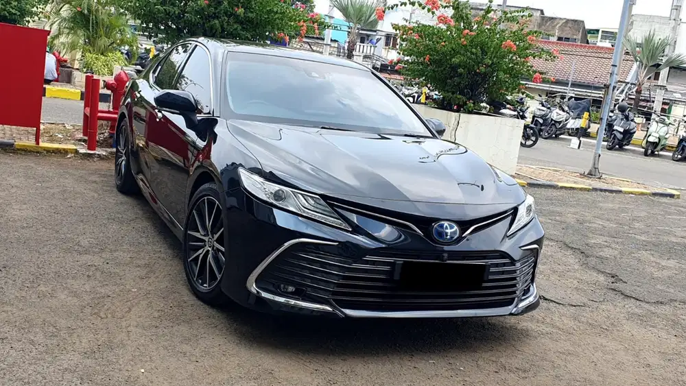 Toyota camry hybrid tss sunroof jbl 2022 hitam pajak panjang