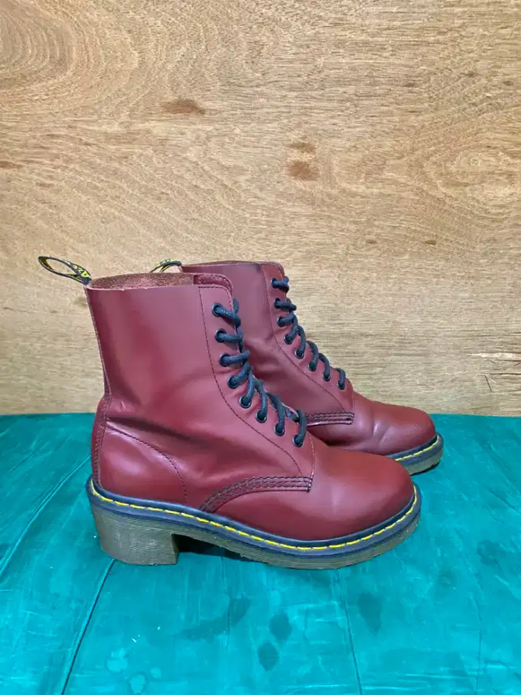 SEPATU DR MARTENS RED CHERY