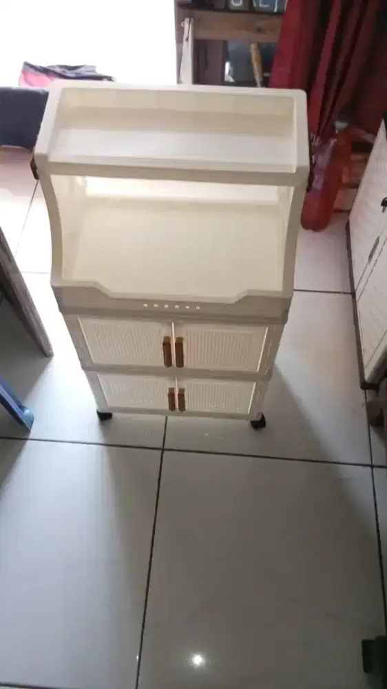 Dijual lemari anak kondisi baru