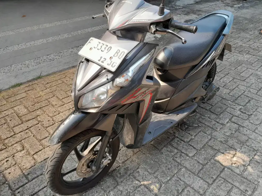 Vario hitam th 2010 pribadi