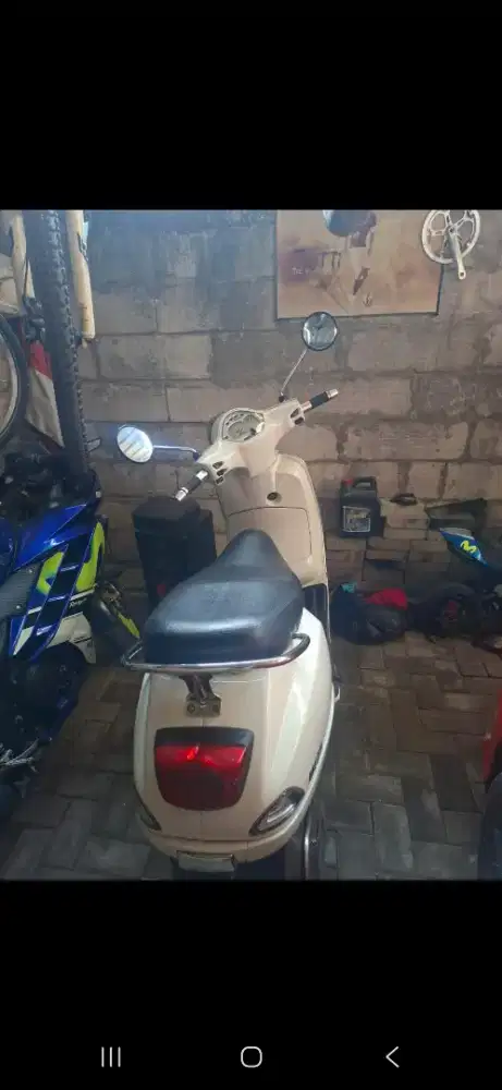 DIJUAL VESPA LX V2 150CC